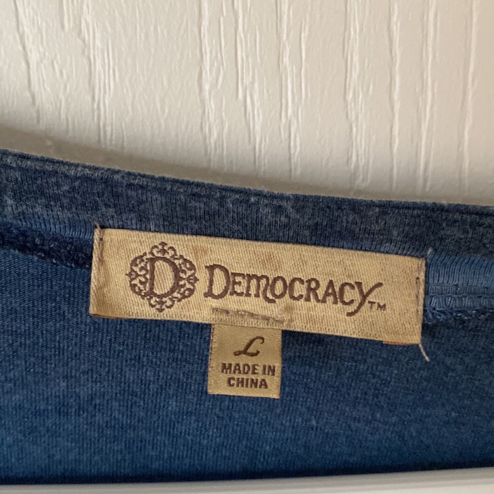 Democracy Blouse - Picture 3 of 3